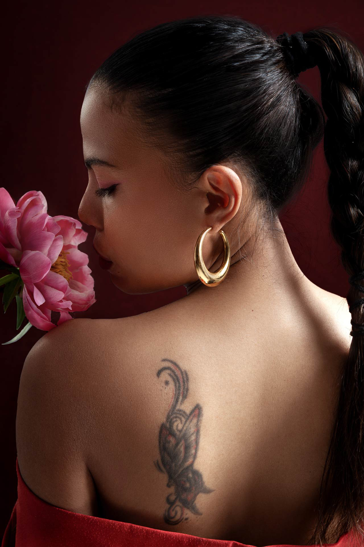 ritratto schiene nuda profilo Fiore rosa