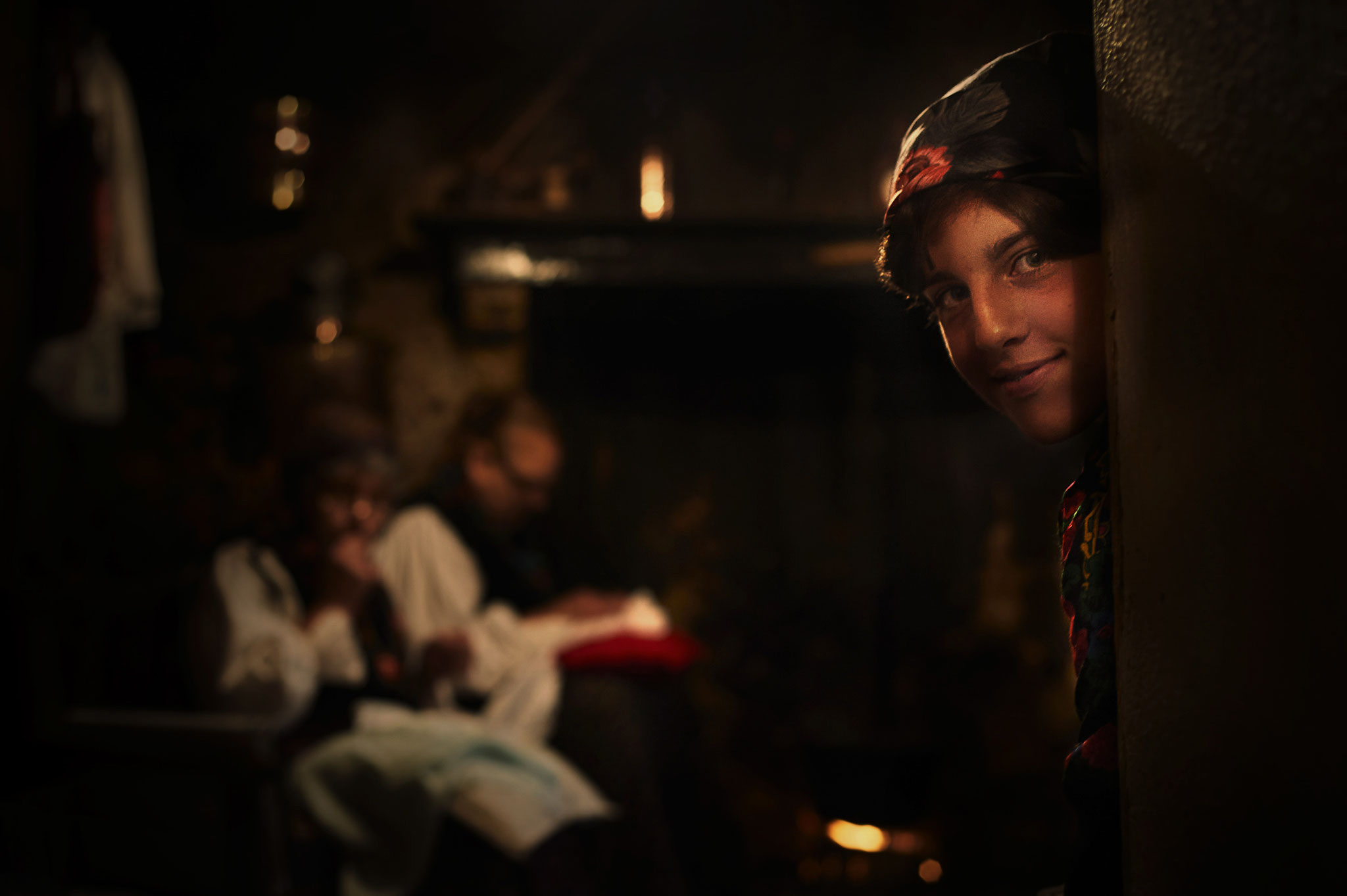 Evento PRA ragazza dietro la porta