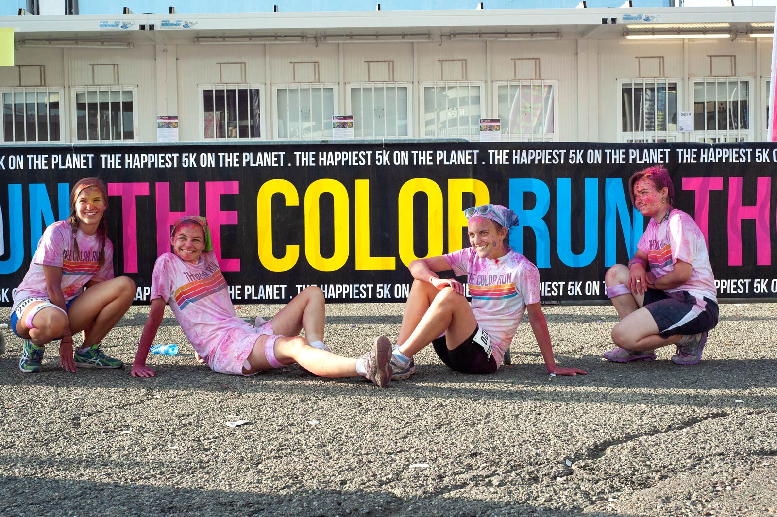 Evento The Color Run ragazze riposano